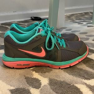 Women’s size 6 Nike’s